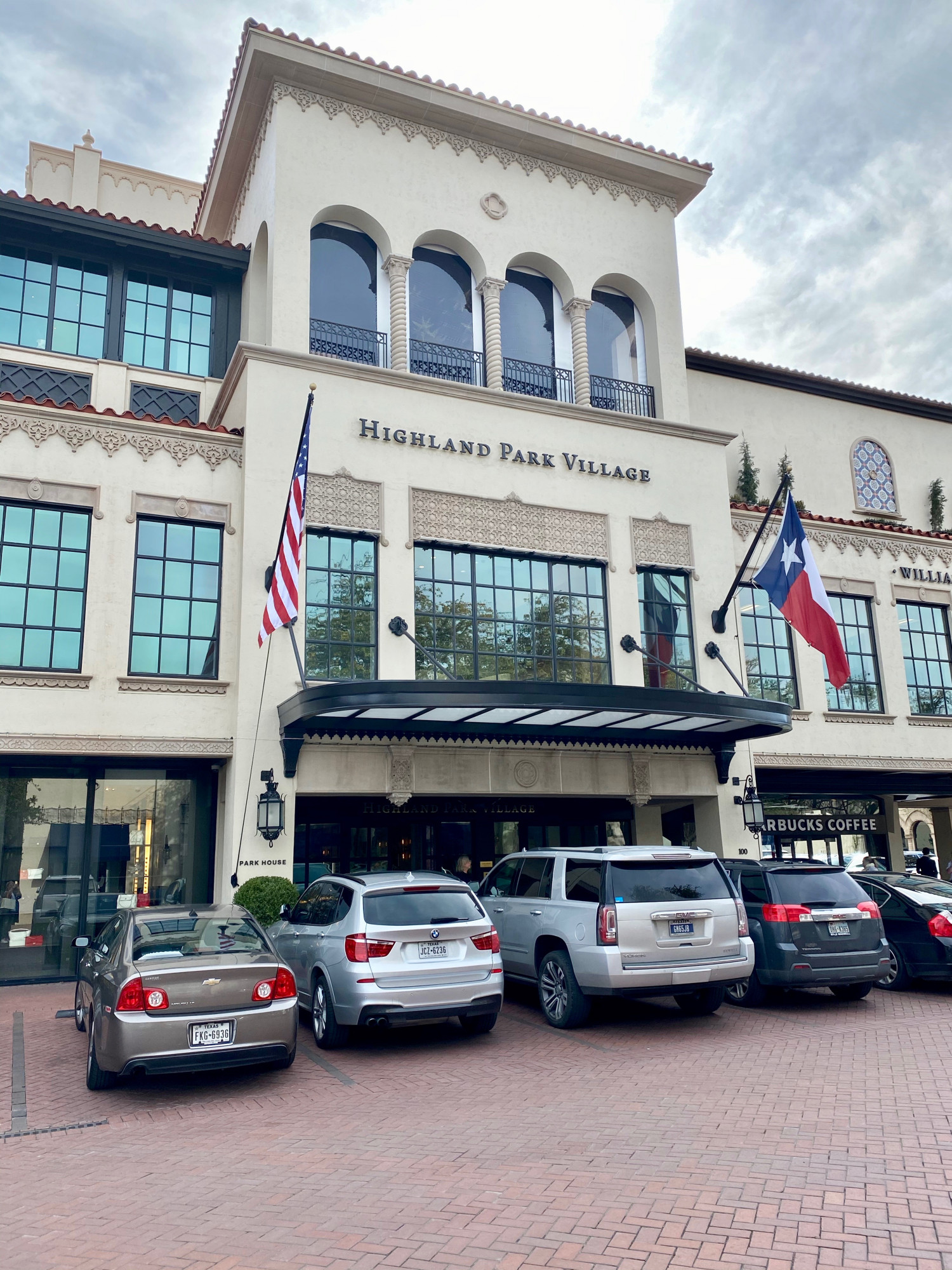 Highland Park Village Dallas Shopping Guide - The Curated Shopper