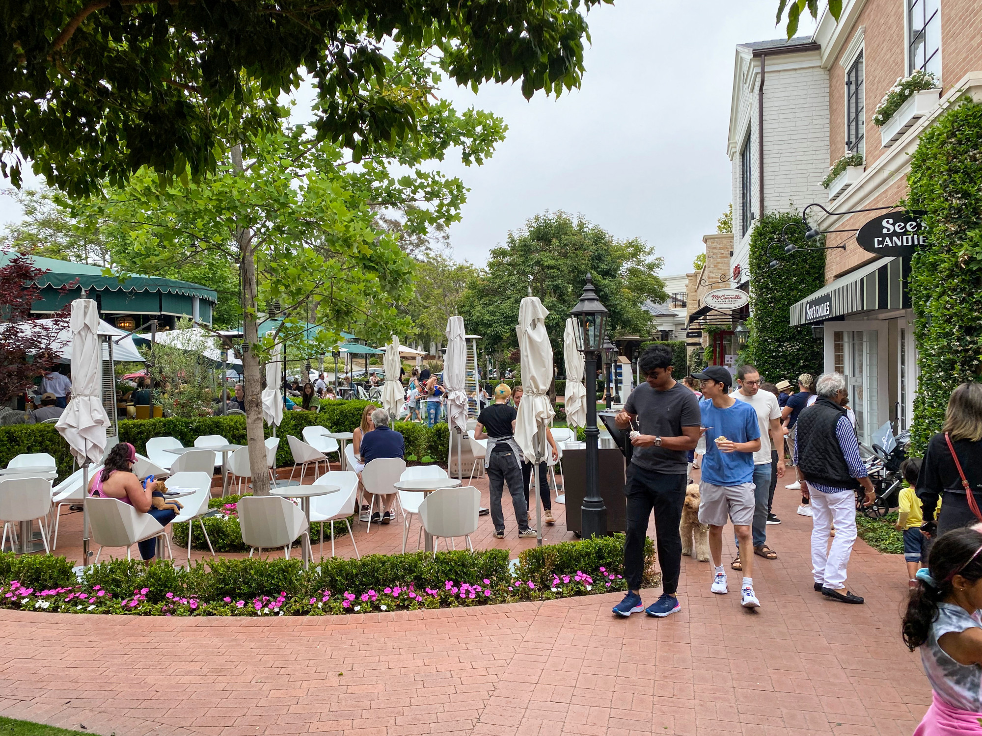 Best Shopping and Pop-Up Shops at Palisades Village